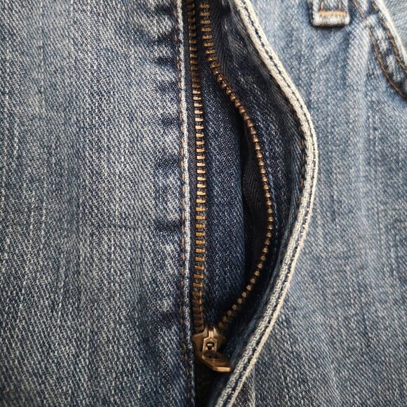 Eddie Bauer Men's Medium Wash Size 36/34 Straight Fit Blue Jeans - Picture 13 of 16